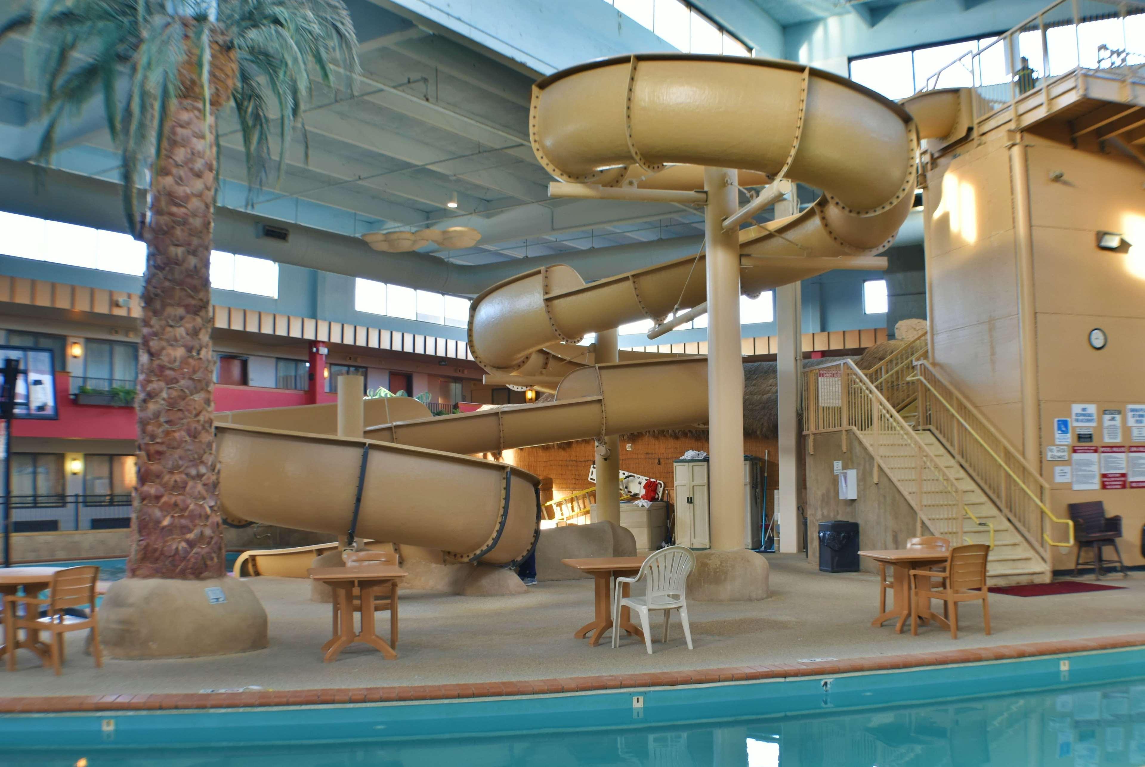 Ramada By Wyndham Sioux Falls Airport - Waterpark Resort & Event Center Zewnętrze zdjęcie