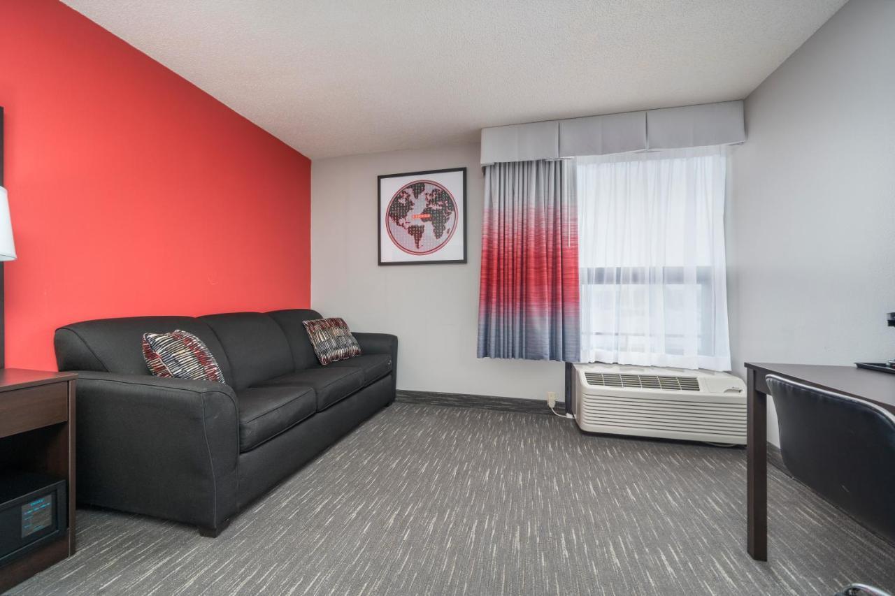 Ramada By Wyndham Sioux Falls Airport - Waterpark Resort & Event Center Zewnętrze zdjęcie