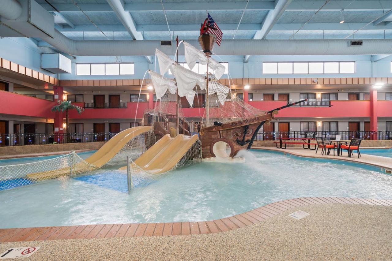 Ramada By Wyndham Sioux Falls Airport - Waterpark Resort & Event Center Zewnętrze zdjęcie