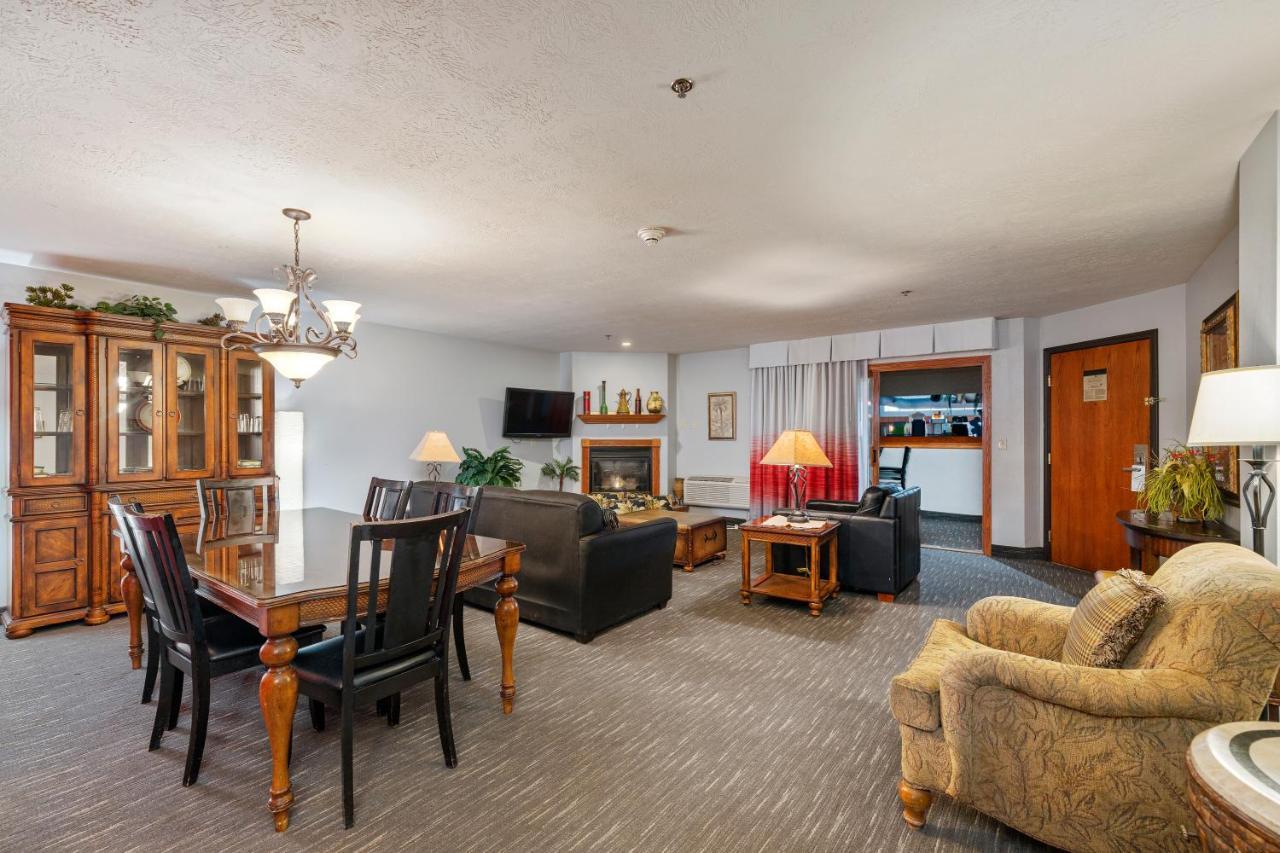 Ramada By Wyndham Sioux Falls Airport - Waterpark Resort & Event Center Zewnętrze zdjęcie