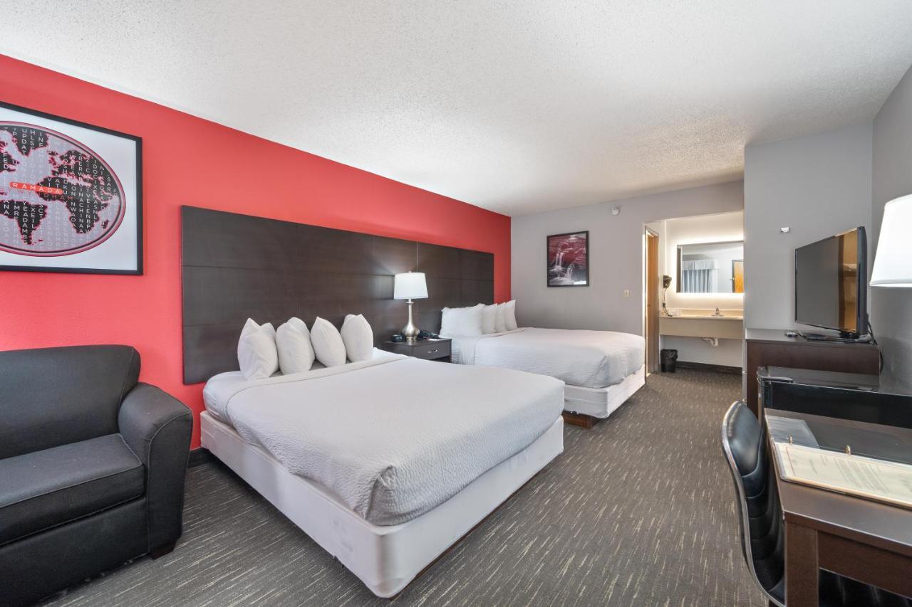 Ramada By Wyndham Sioux Falls Airport - Waterpark Resort & Event Center Zewnętrze zdjęcie
