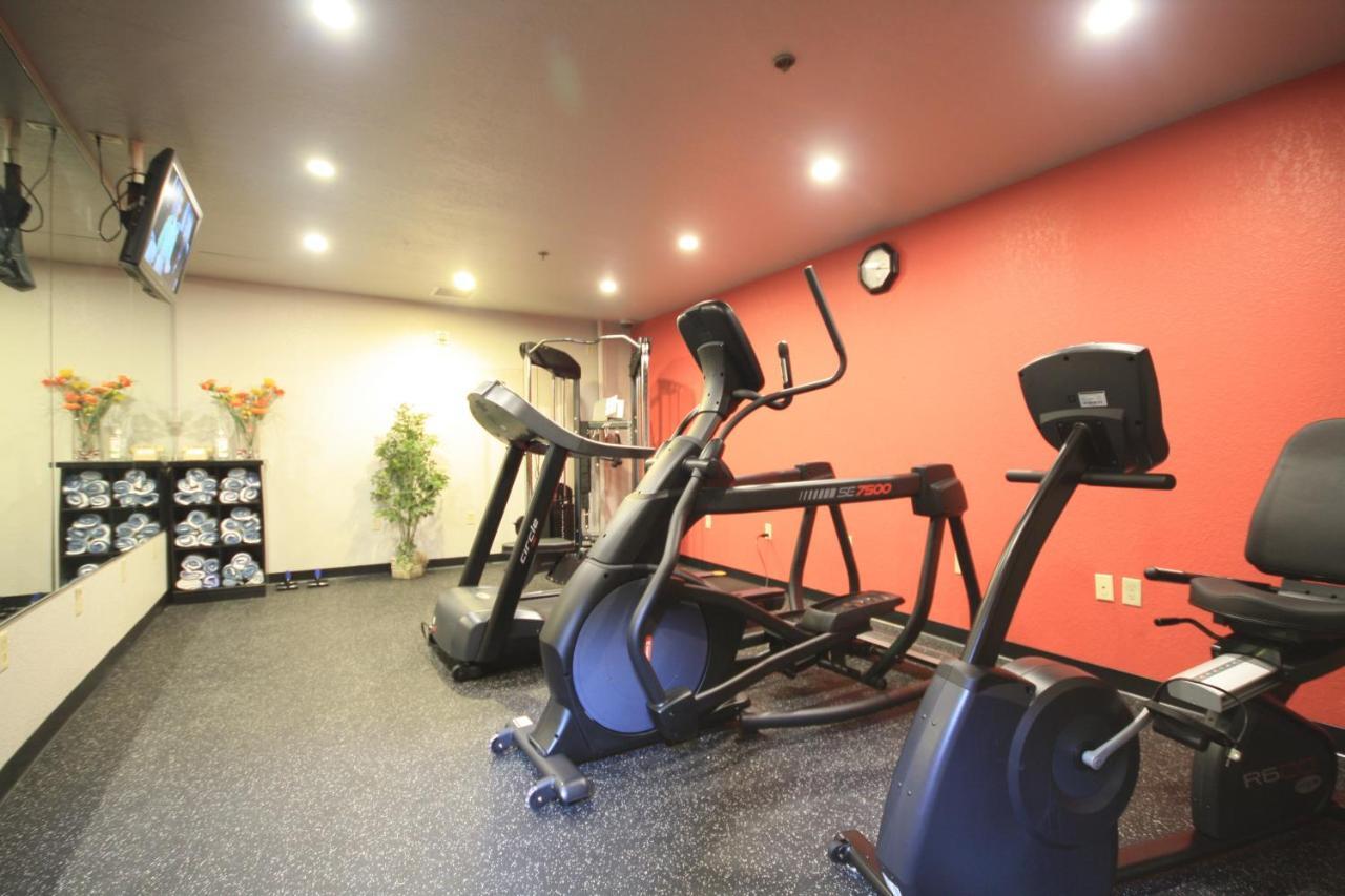 Ramada By Wyndham Sioux Falls Airport - Waterpark Resort & Event Center Zewnętrze zdjęcie